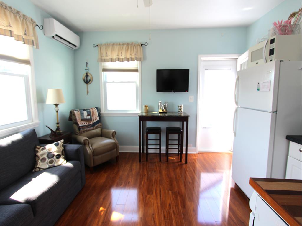 533 Engleside Avenue, Beach Haven (Bay Side)