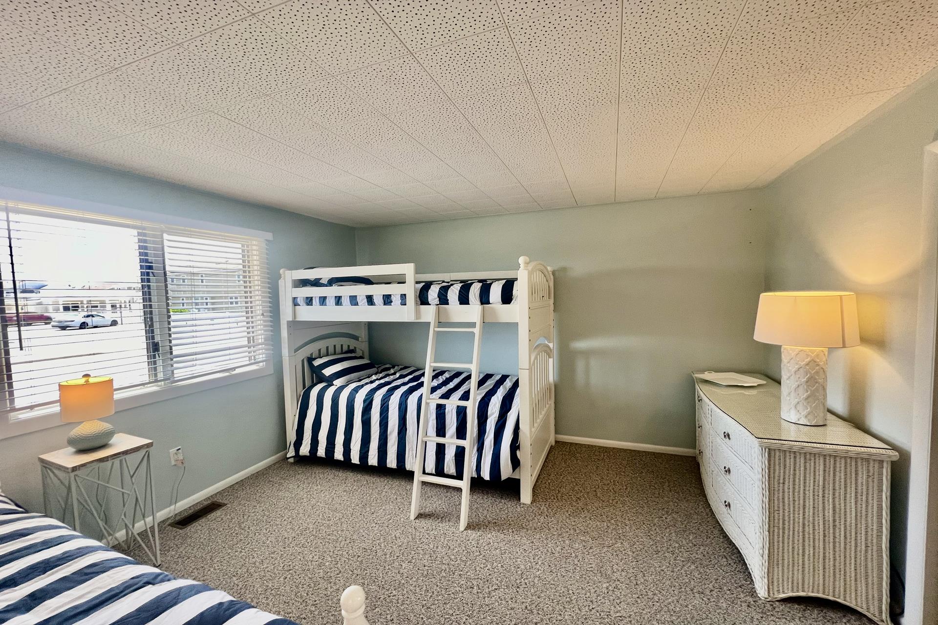 2788 Avalon Avenue, Avalon (1 Block to Beach)