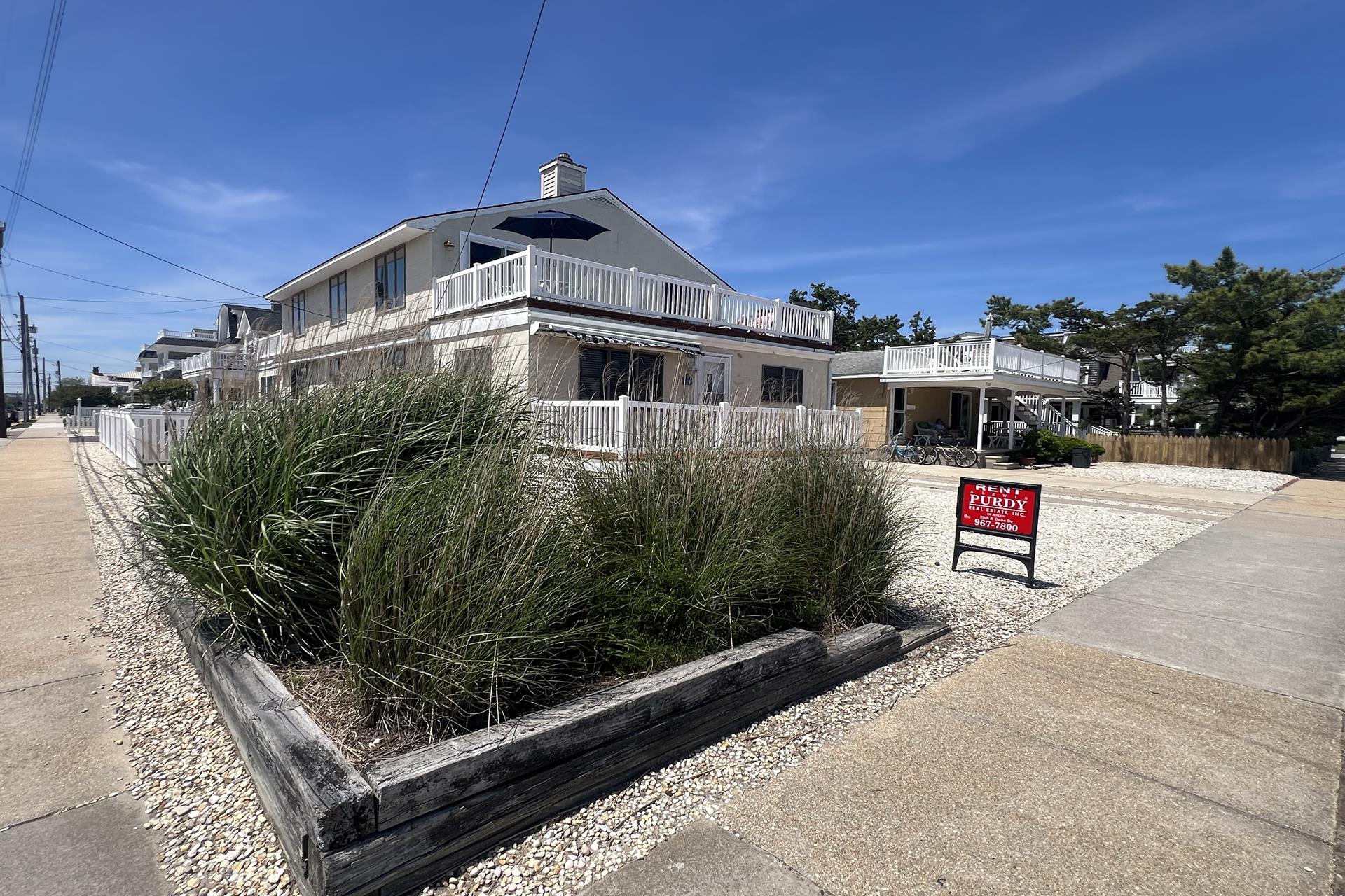 2788 Avalon Avenue, Avalon (1 Block to Beach)