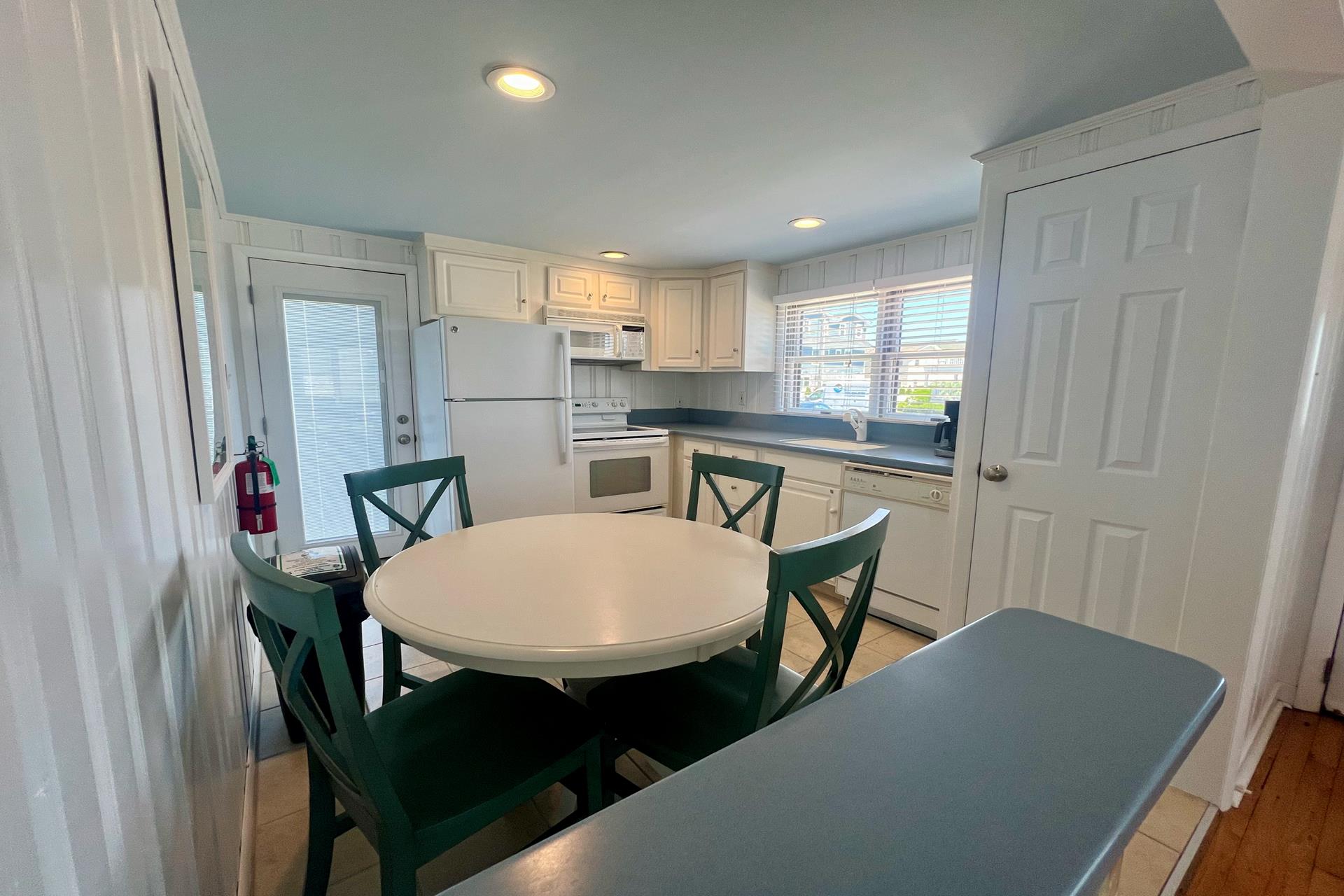 2788 Avalon Avenue, Avalon (1 Block to Beach)