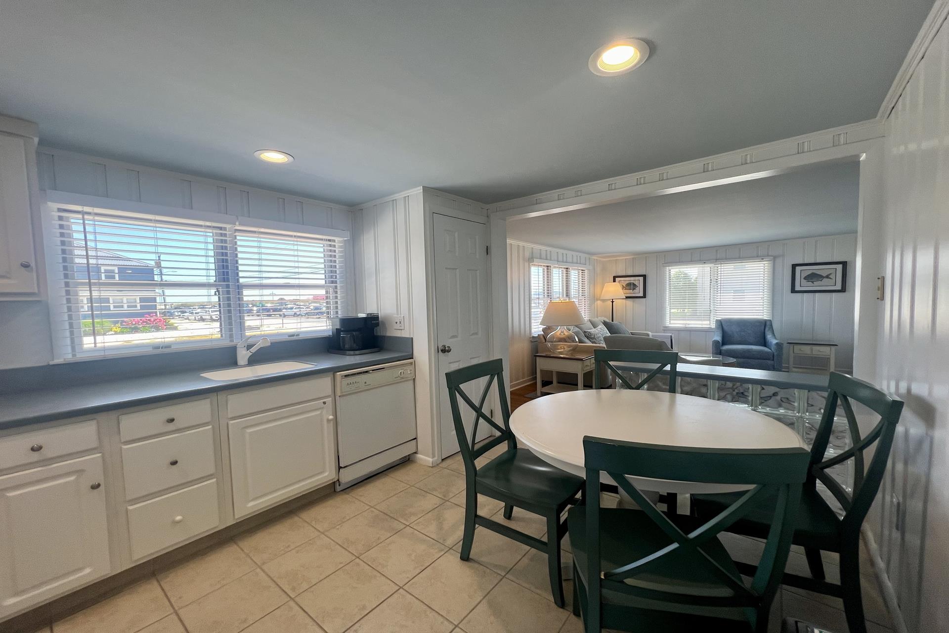 2788 Avalon Avenue, Avalon (1 Block to Beach)