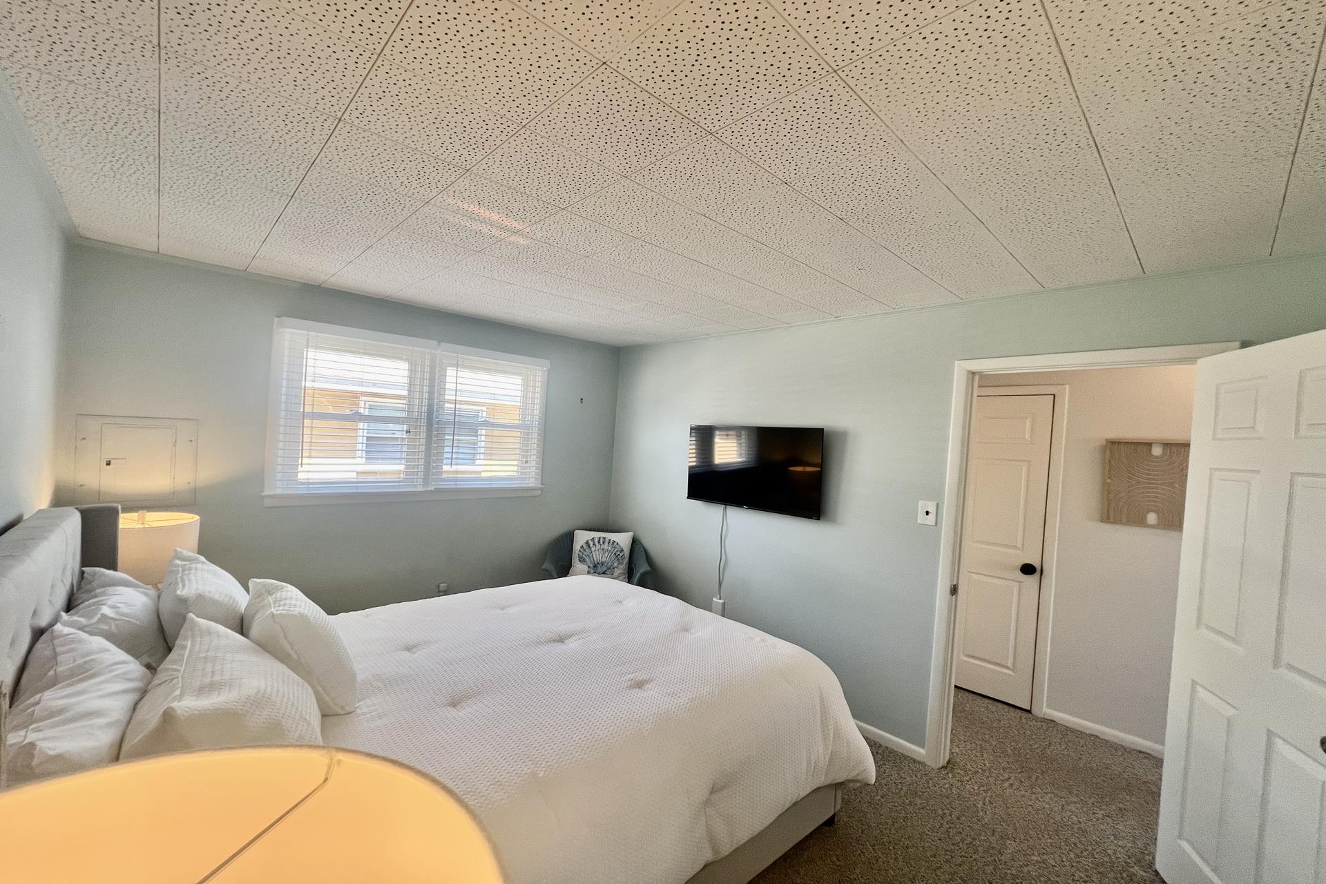 2788 Avalon Avenue, Avalon (1 Block to Beach)