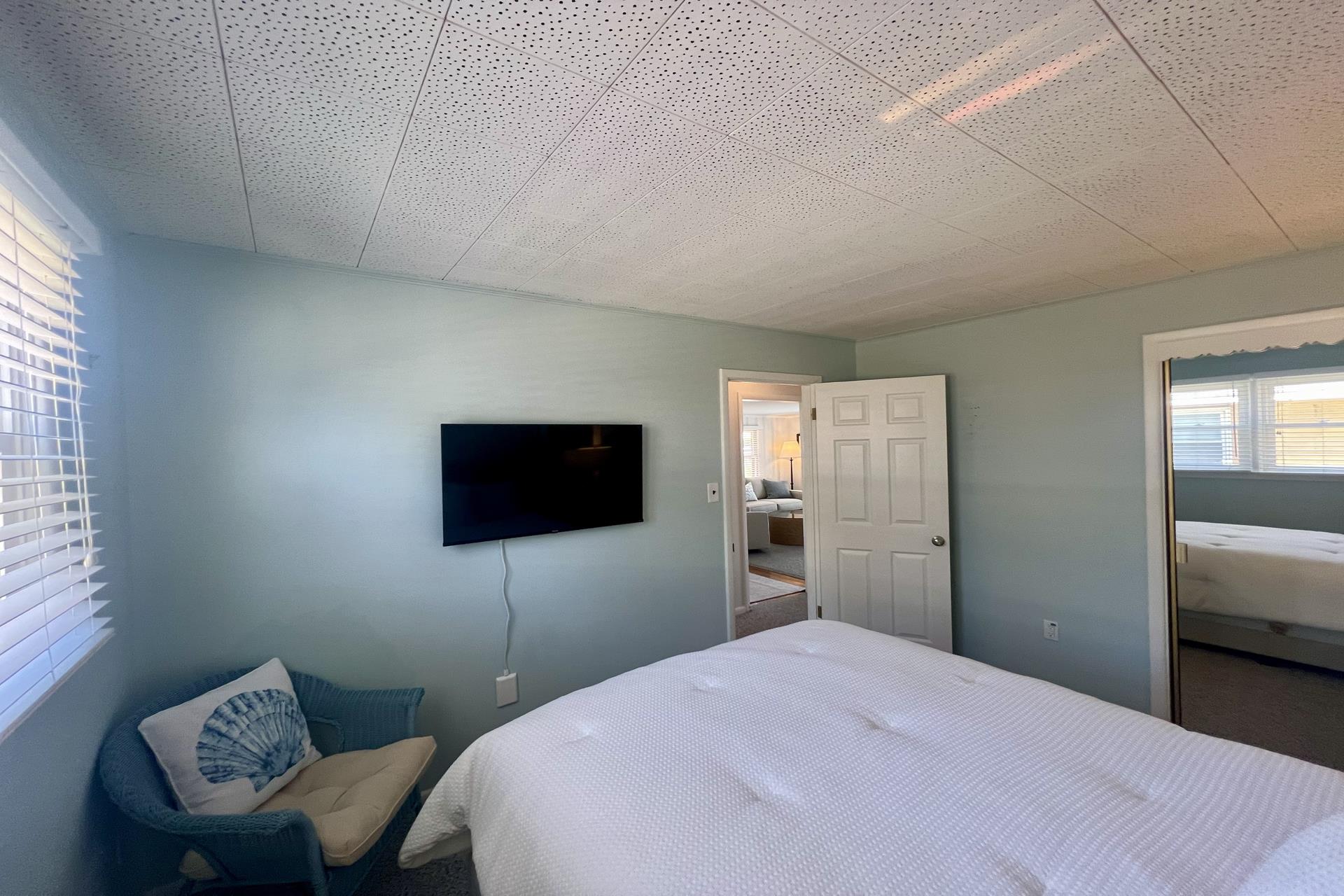 2788 Avalon Avenue, Avalon (1 Block to Beach)