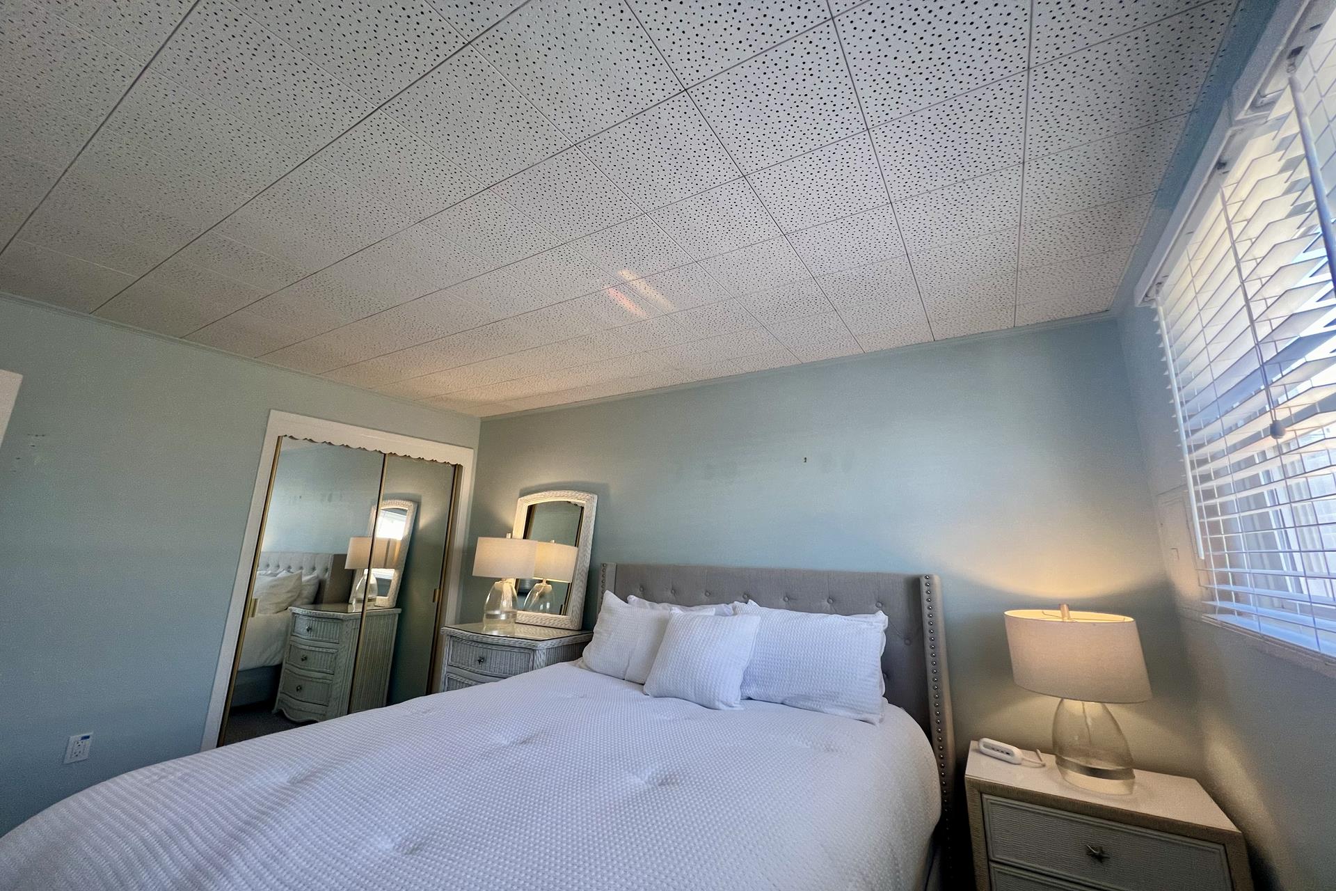 2788 Avalon Avenue, Avalon (1 Block to Beach)