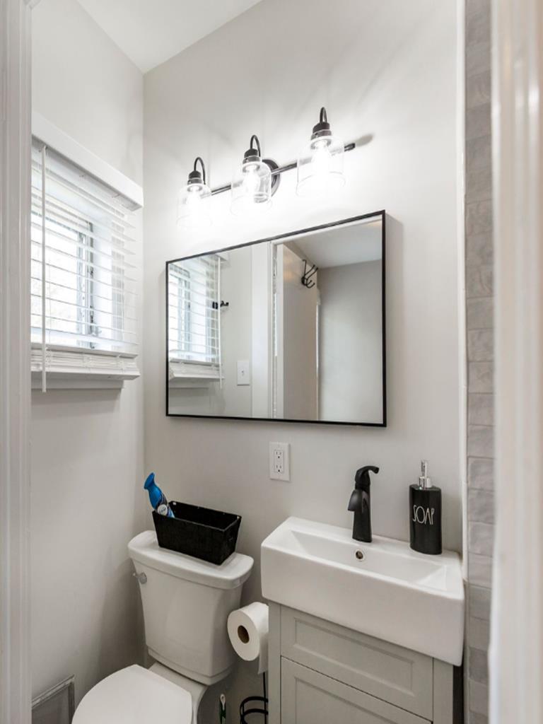 Pet-friendly Colonial Unit in Historic Cape May | Photo 12