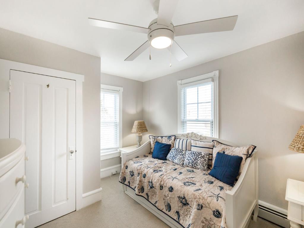 Pet-friendly Colonial Unit in Historic Cape May | Photo 21