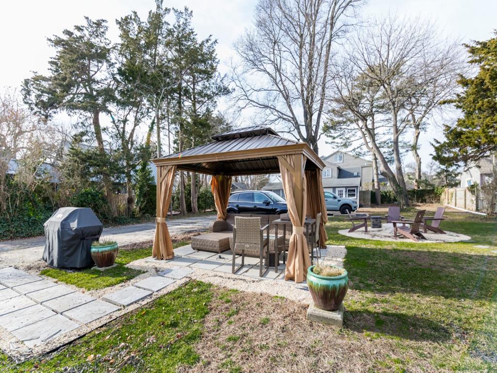 Pet-friendly Colonial Unit in Historic Cape May | Photo 26