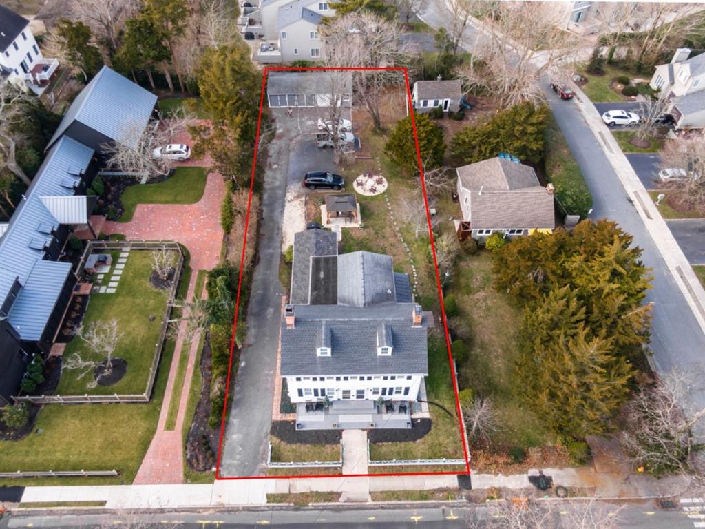 Pet-friendly Colonial Unit in Historic Cape May | Photo 29