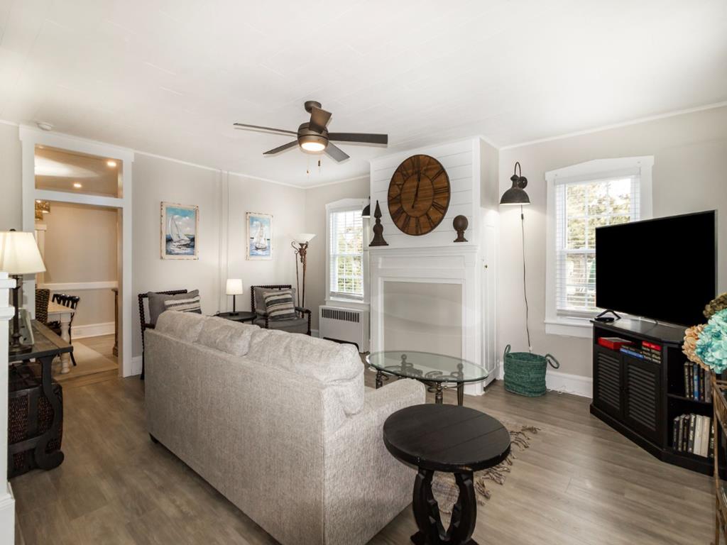 Pet-friendly Colonial Unit in Historic Cape May | Photo 5