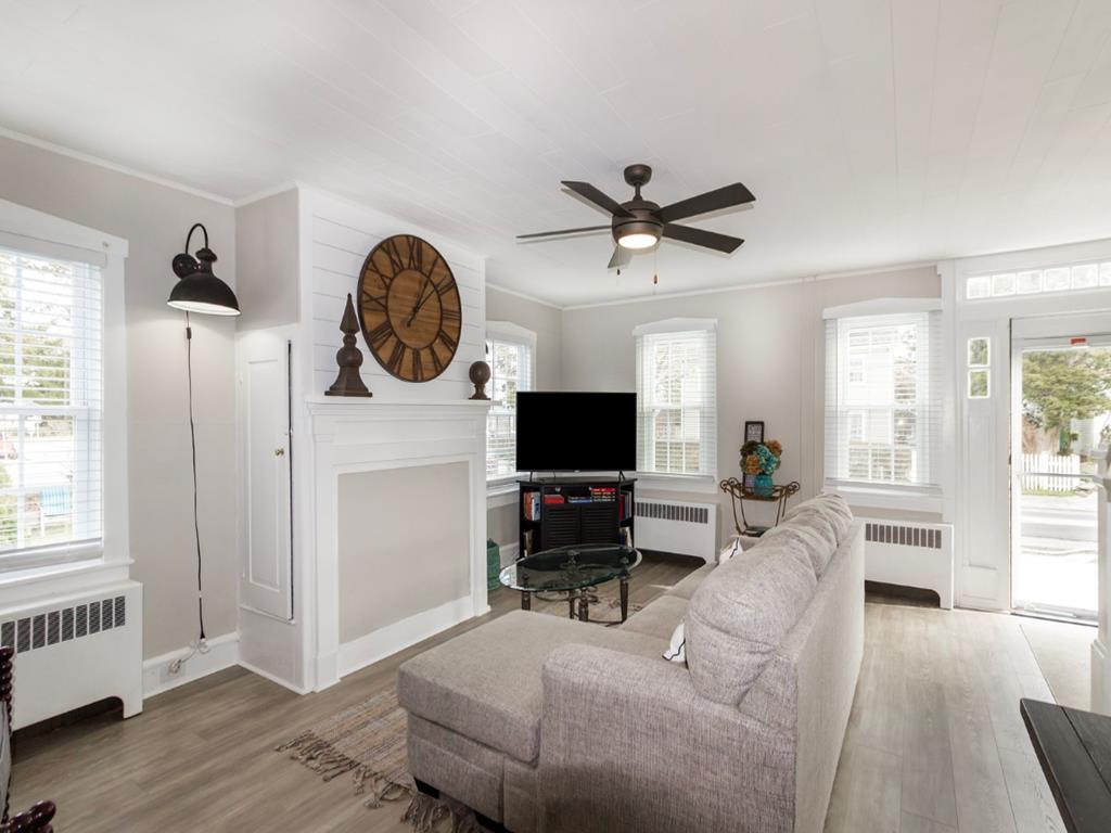 Pet-friendly Colonial Unit in Historic Cape May | Photo 7