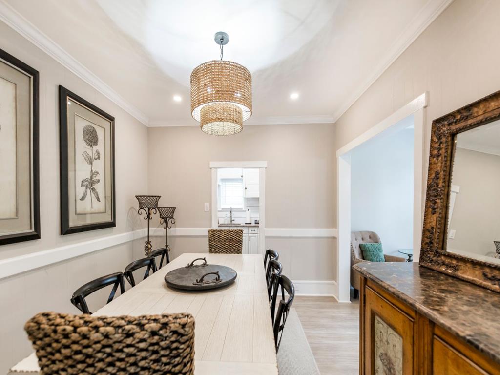 Pet-friendly Colonial Unit in Historic Cape May | Photo 9