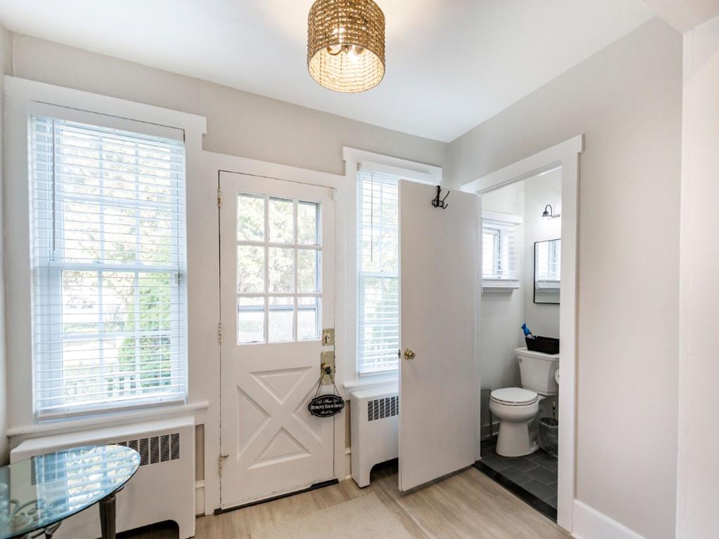 Pet-friendly Colonial Unit in Historic Cape May | Photo 11