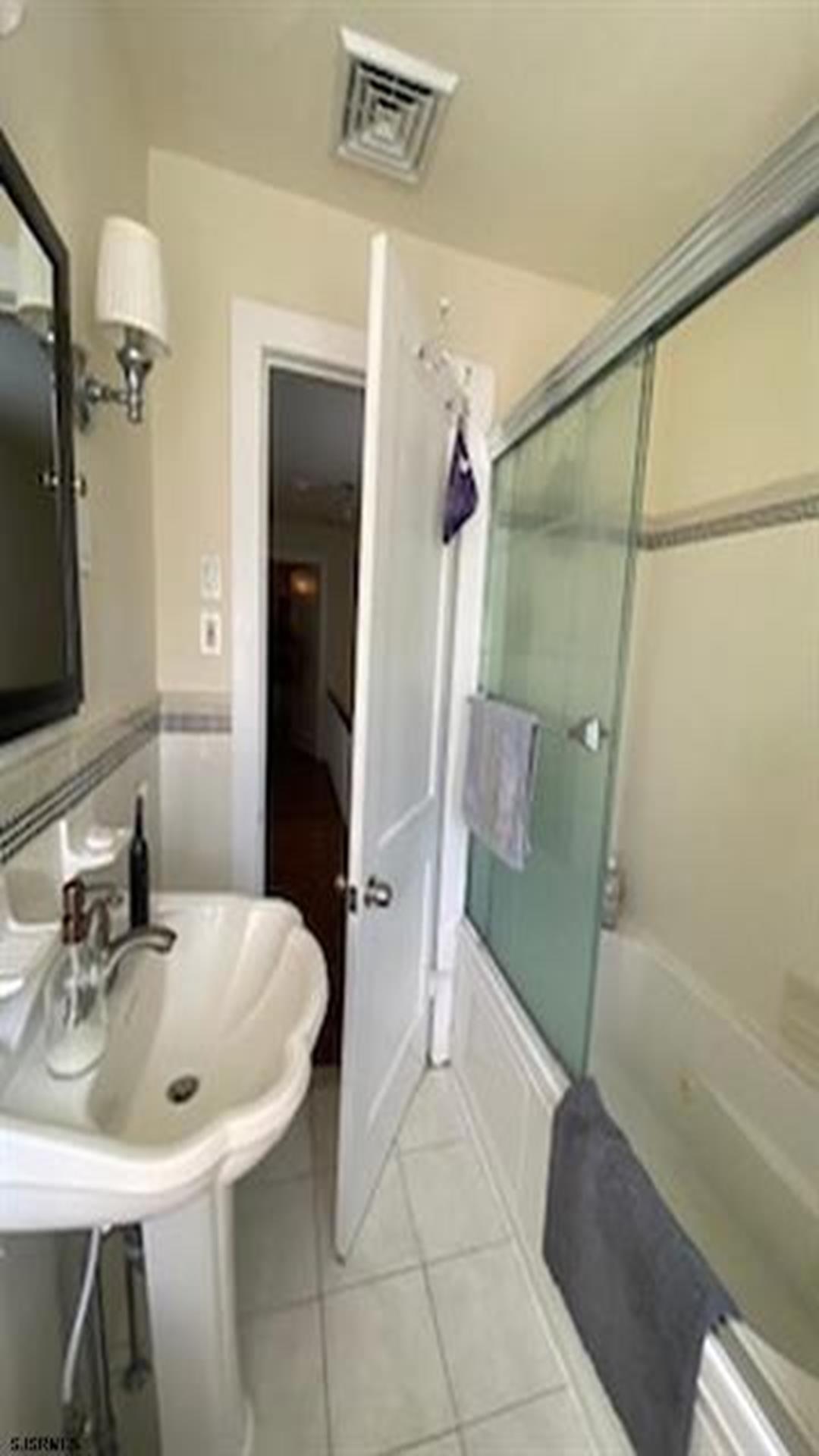 7811 Ventnor Avenue, Margate (Beach Block)