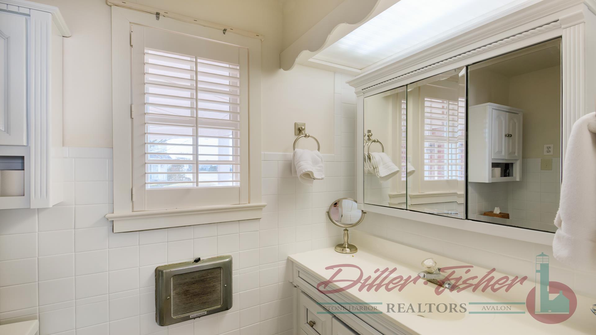10510 Second Avenue, Stone Harbor (Mid-Island)