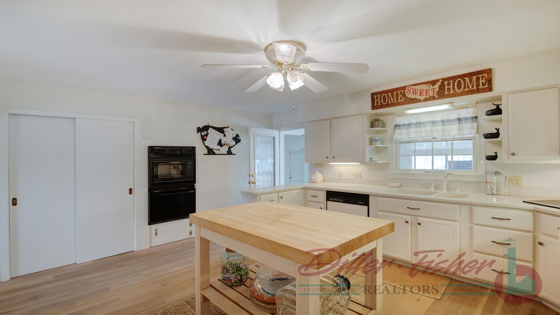 10510 Second Avenue, Stone Harbor (Mid-Island)