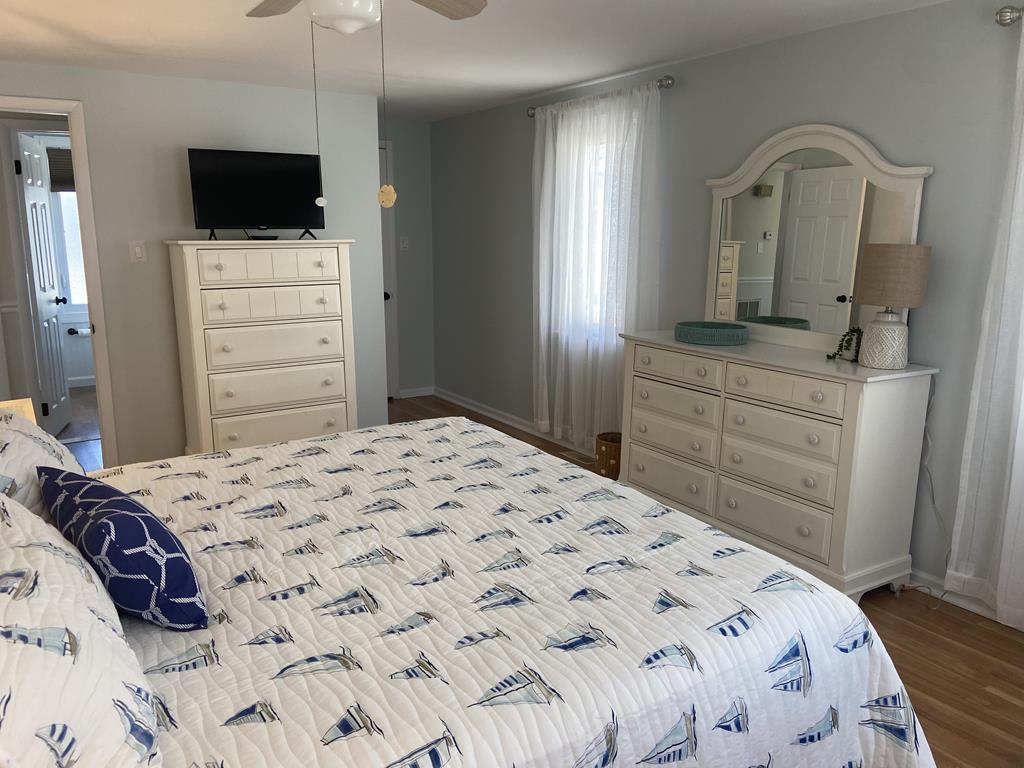 11 W. Lavenia Avenue, Beach Haven Crest (Bay Side)