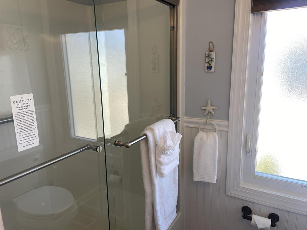 11 W. Lavenia Avenue, Beach Haven Crest (Bay Side)