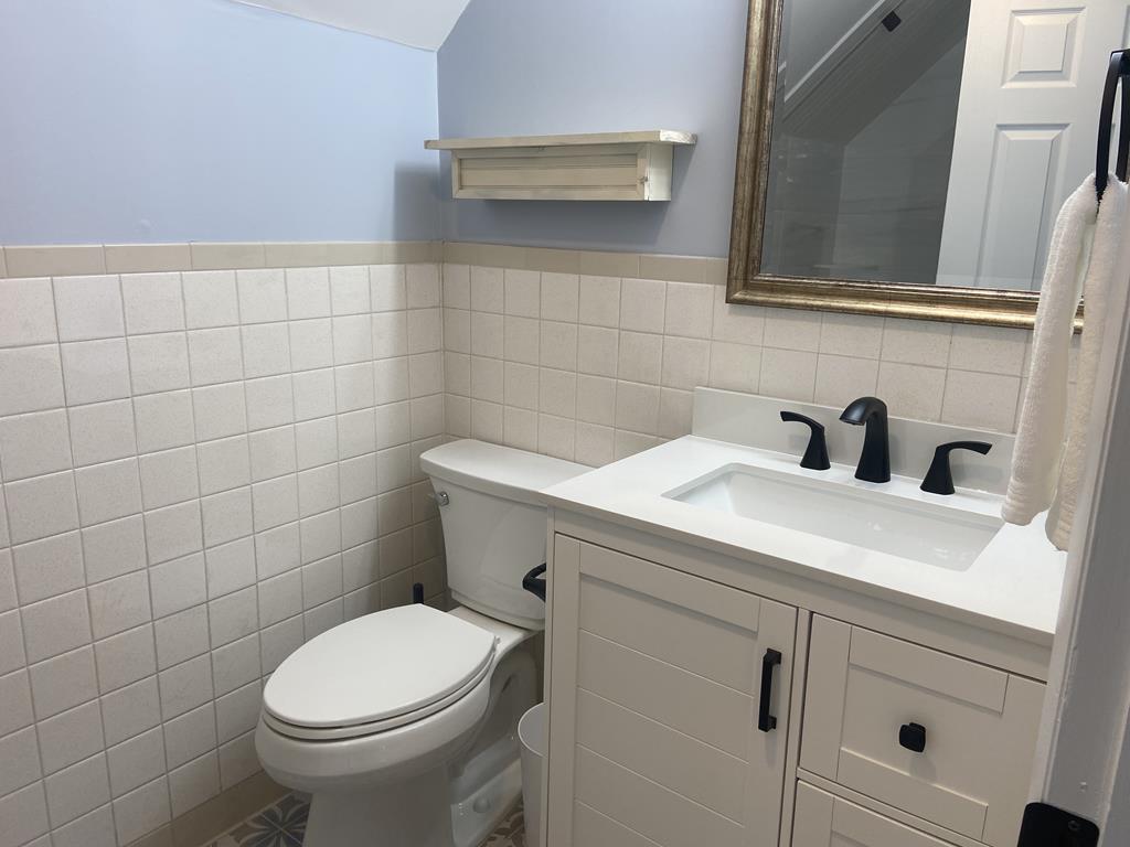 11 W. Lavenia Avenue, Beach Haven Crest (Bay Side)