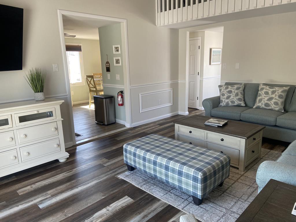 11 W. Lavenia Avenue, Beach Haven Crest (Bay Side)