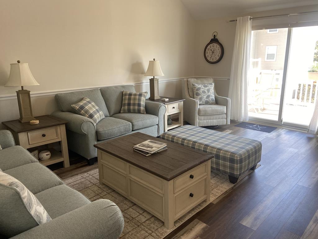 11 W. Lavenia Avenue, Beach Haven Crest (Bay Side)