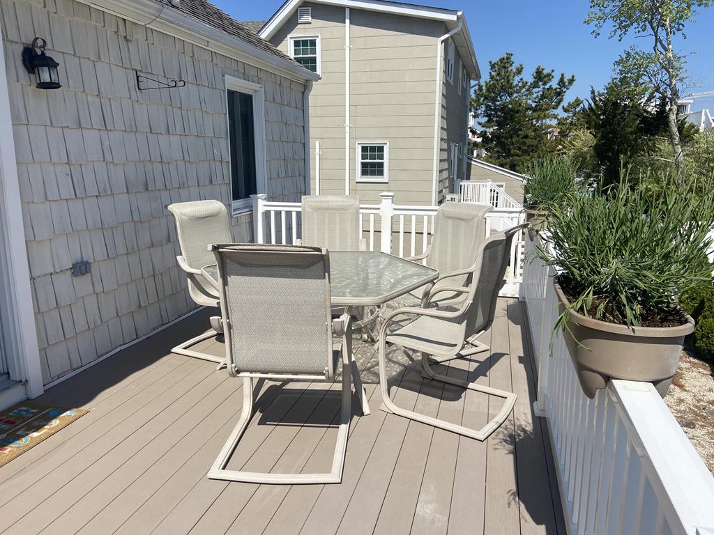 11 W. Lavenia Avenue, Beach Haven Crest (Bay Side)