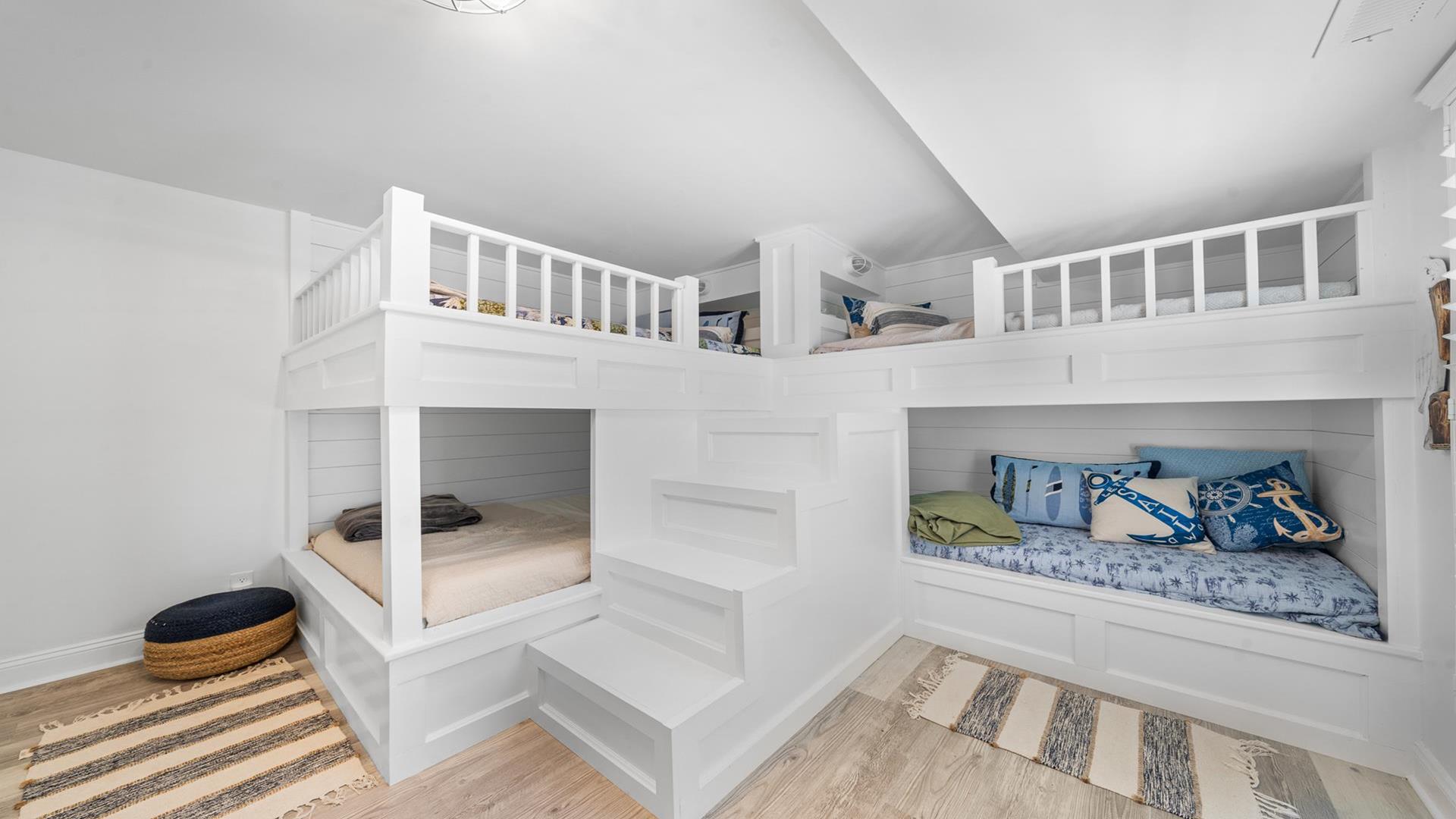 2402 Avalon Avenue, Avalon (1 Block to Beach)