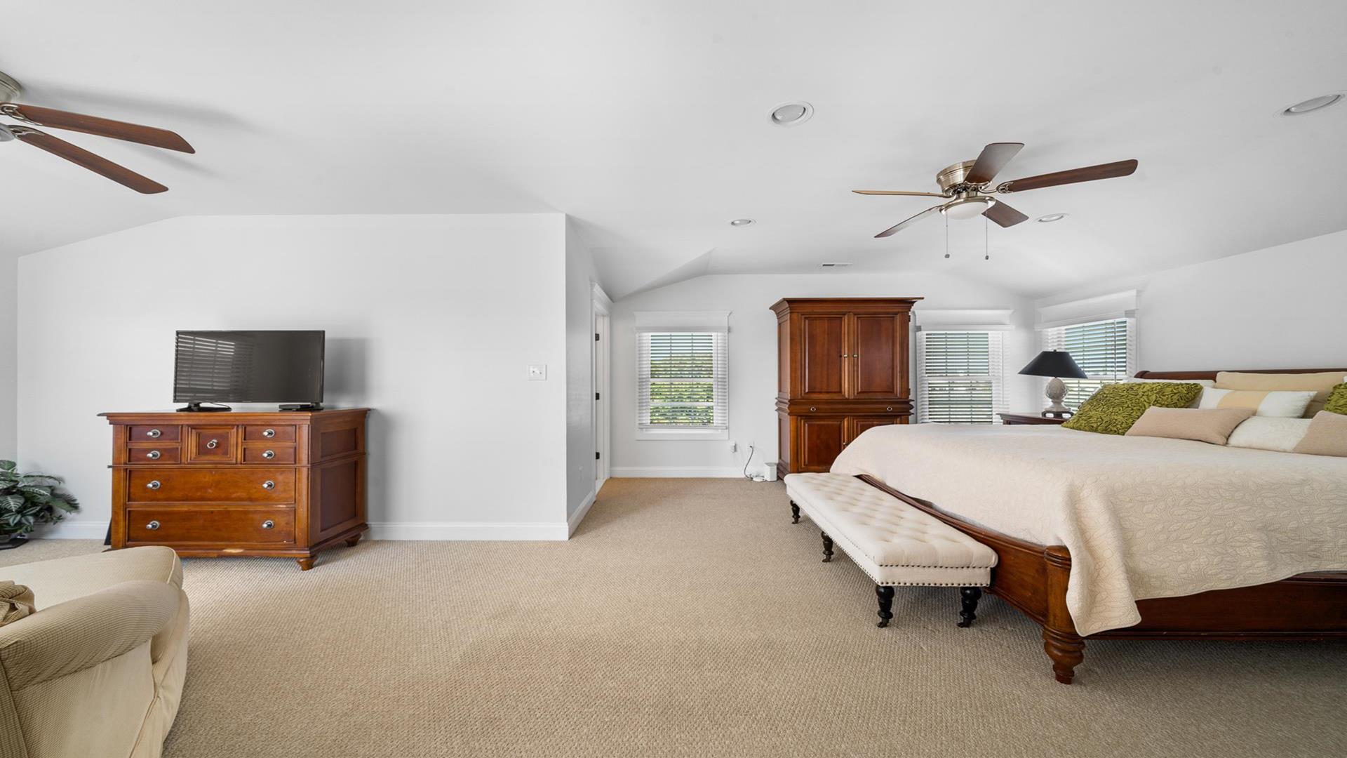 2402 Avalon Avenue, Avalon (1 Block to Beach)