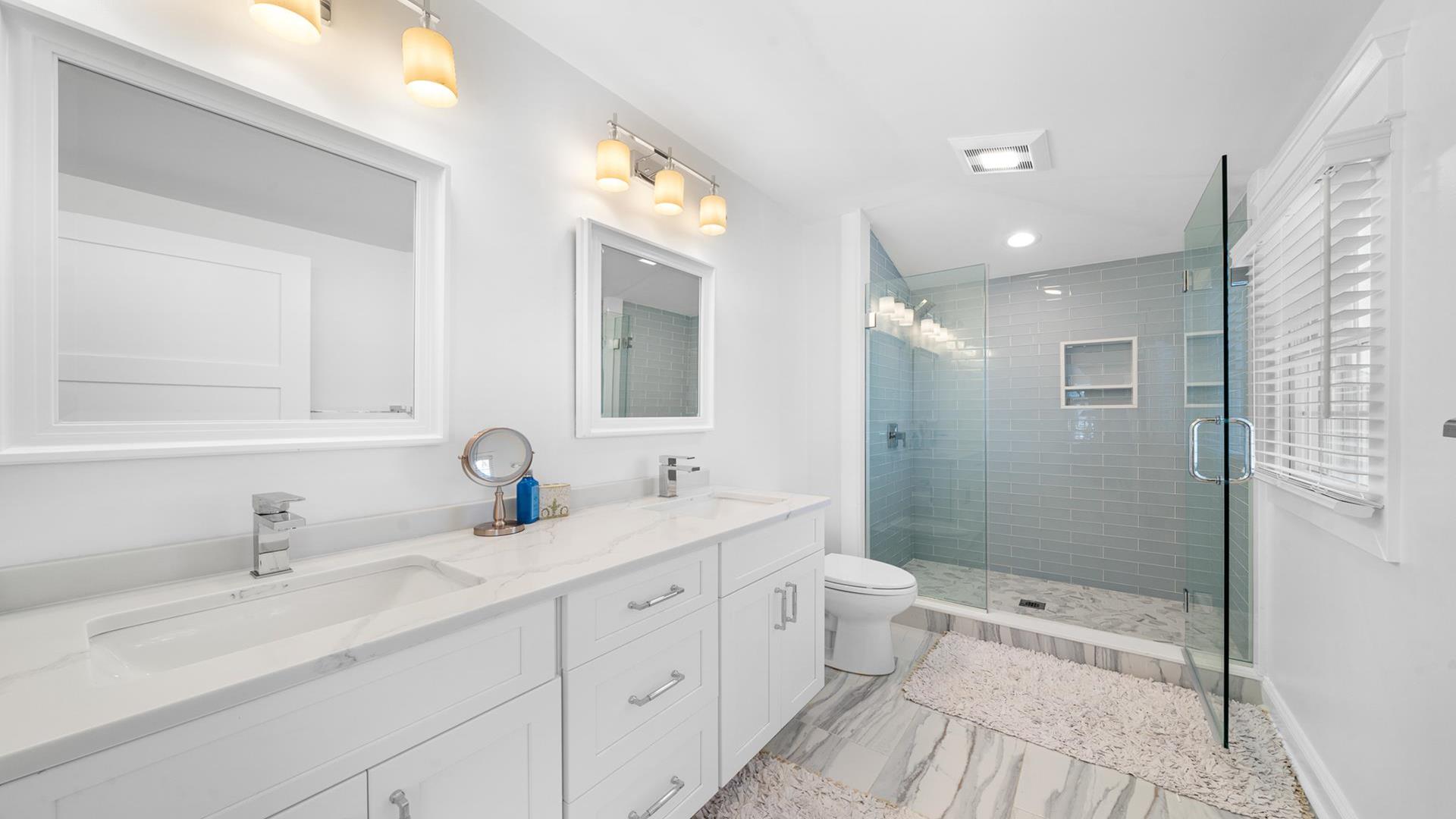 2402 Avalon Avenue, Avalon (1 Block to Beach)