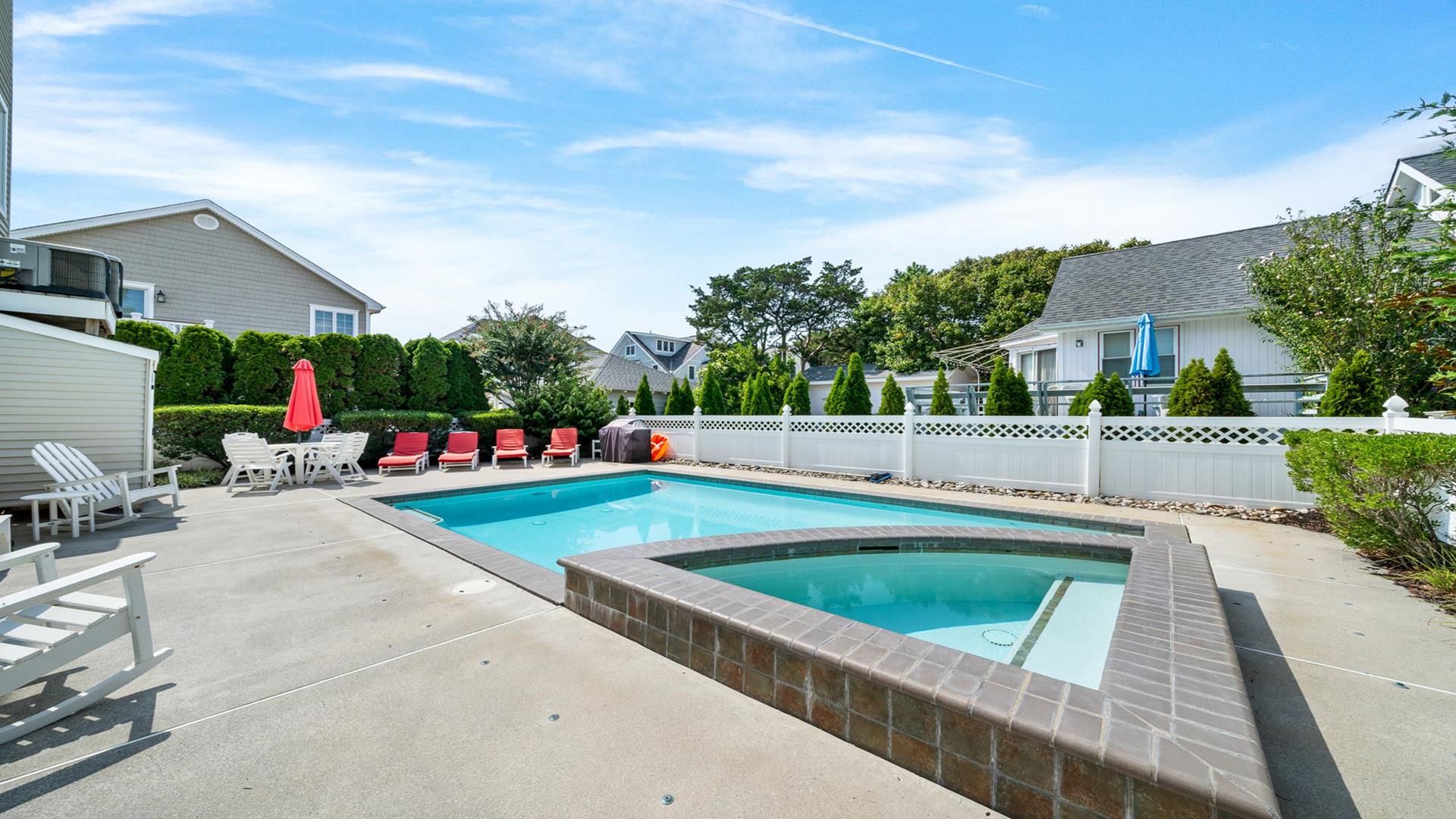 2402 Avalon Avenue, Avalon (1 Block to Beach)