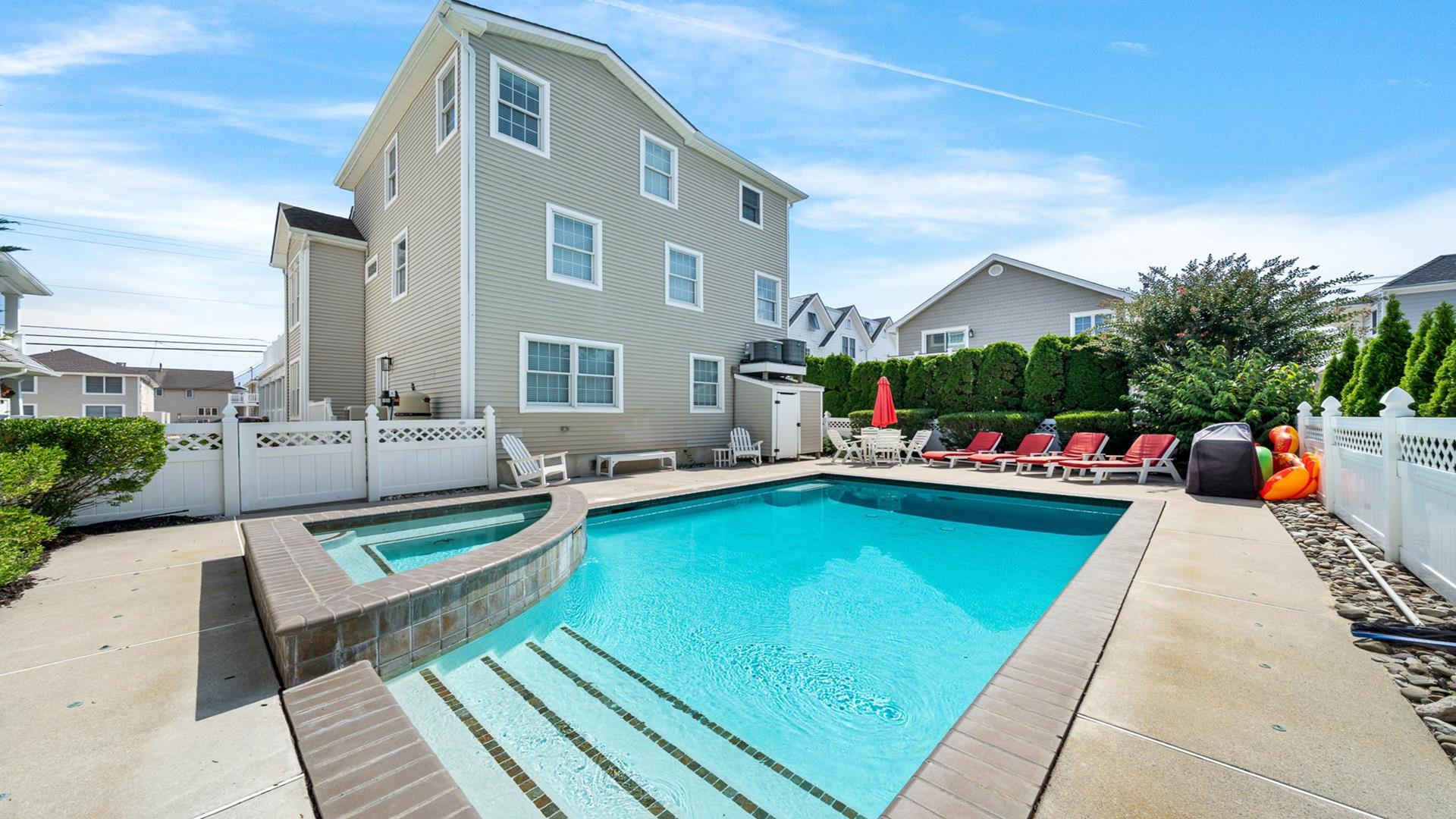 2402 Avalon Avenue, Avalon (1 Block to Beach)