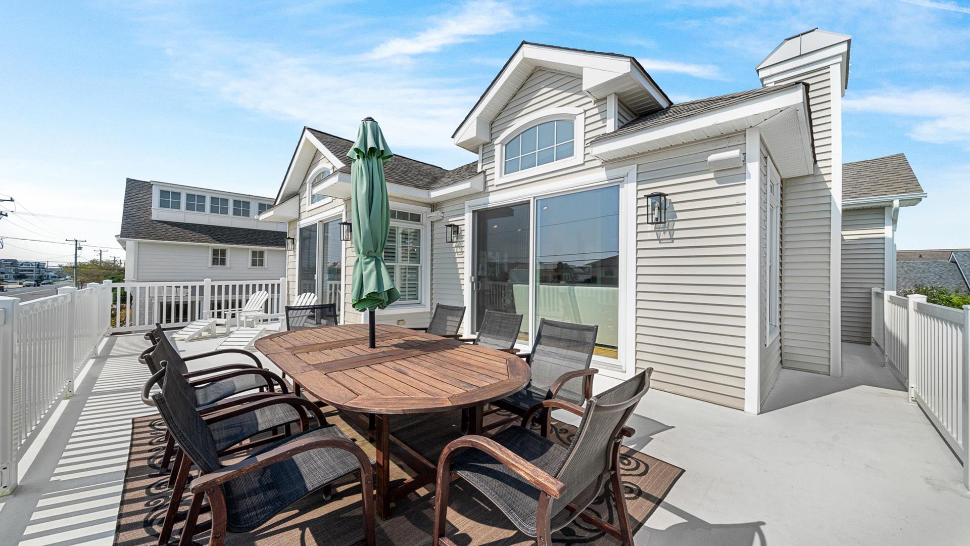 2402 Avalon Avenue, Avalon (1 Block to Beach)