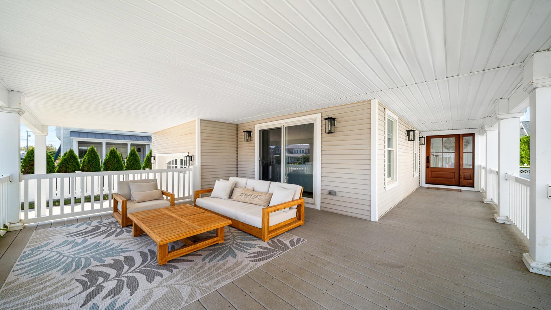 2402 Avalon Avenue, Avalon (1 Block to Beach)