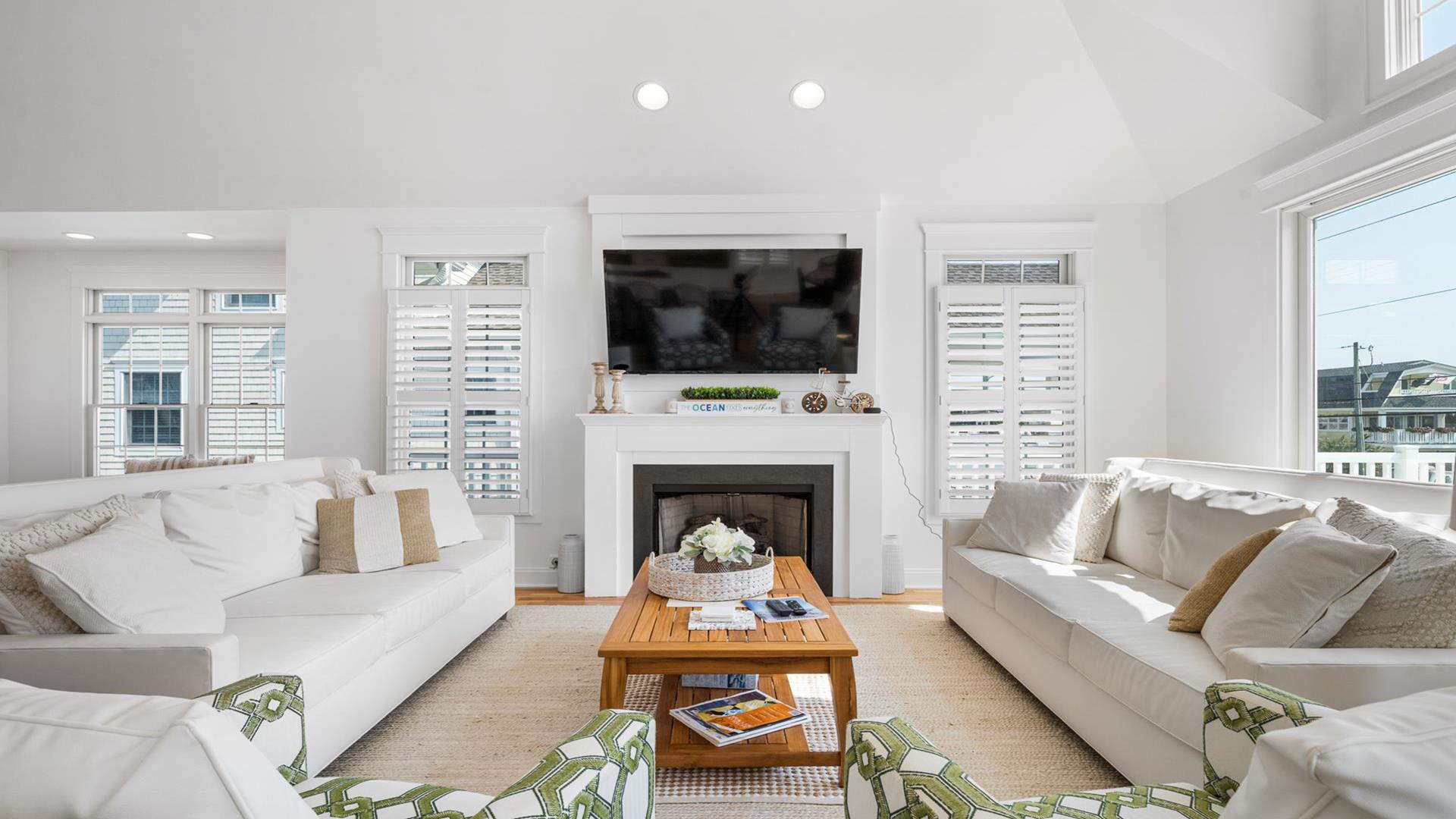 2402 Avalon Avenue, Avalon (1 Block to Beach)