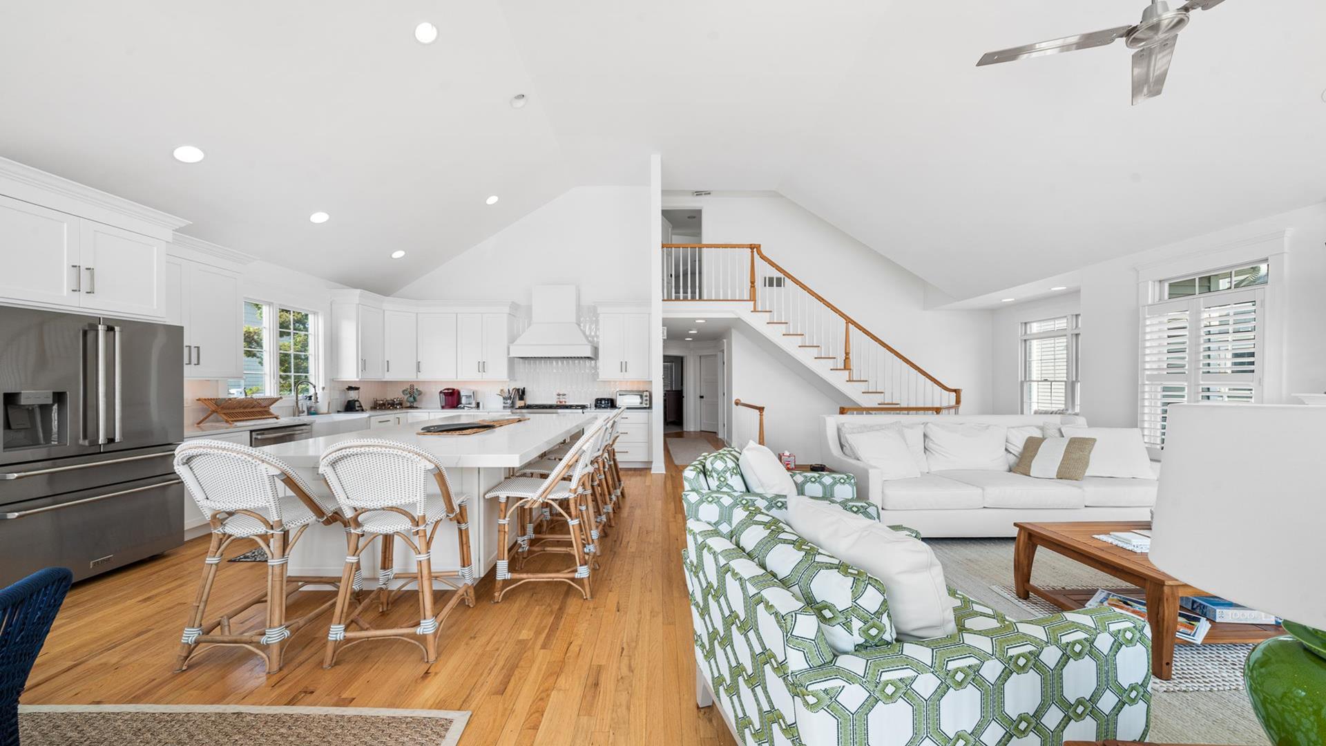 2402 Avalon Avenue, Avalon (1 Block to Beach)