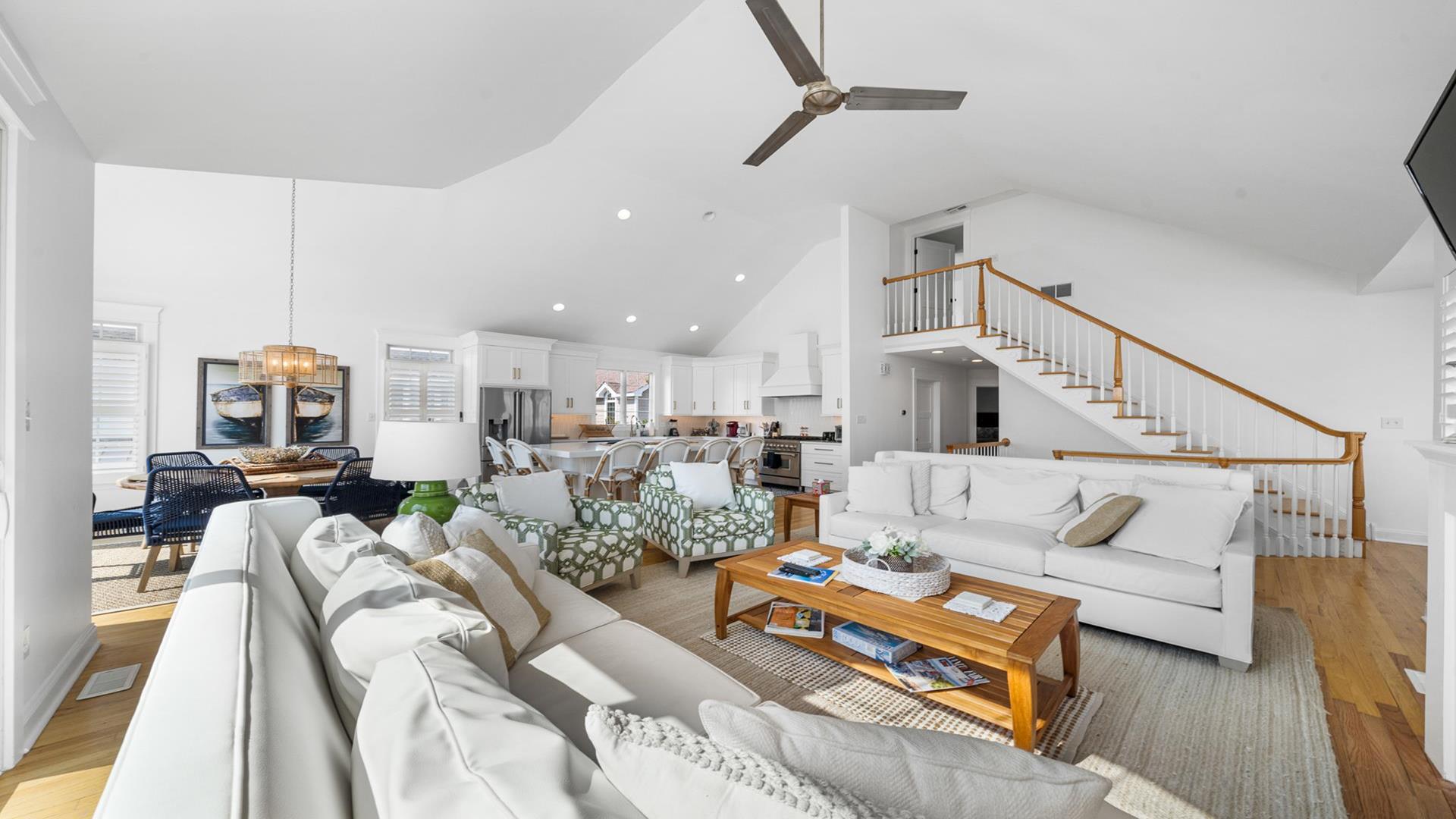 2402 Avalon Avenue, Avalon (1 Block to Beach)