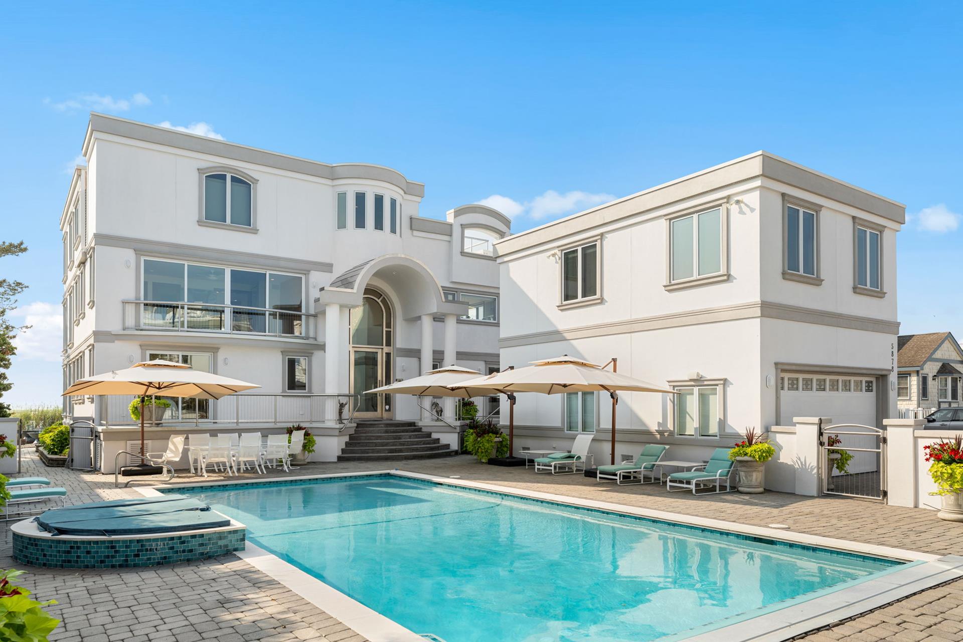 5878 Ocean Drive, Avalon (Bayfront)