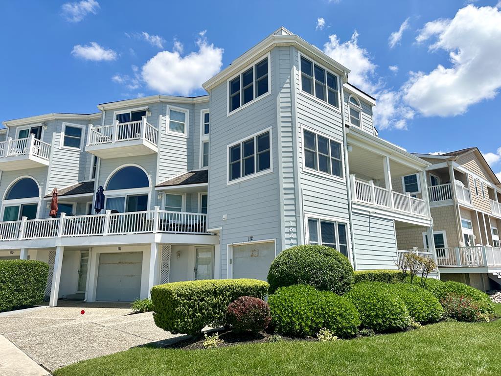 Stylish, updated beachfront condo 1621 Beach #112 | Photo 3