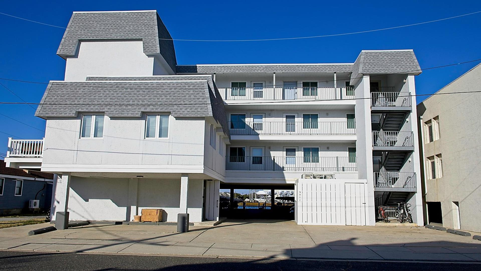 9511 Sunset Drive, Stone Harbor (Bay Front) - Picture 2