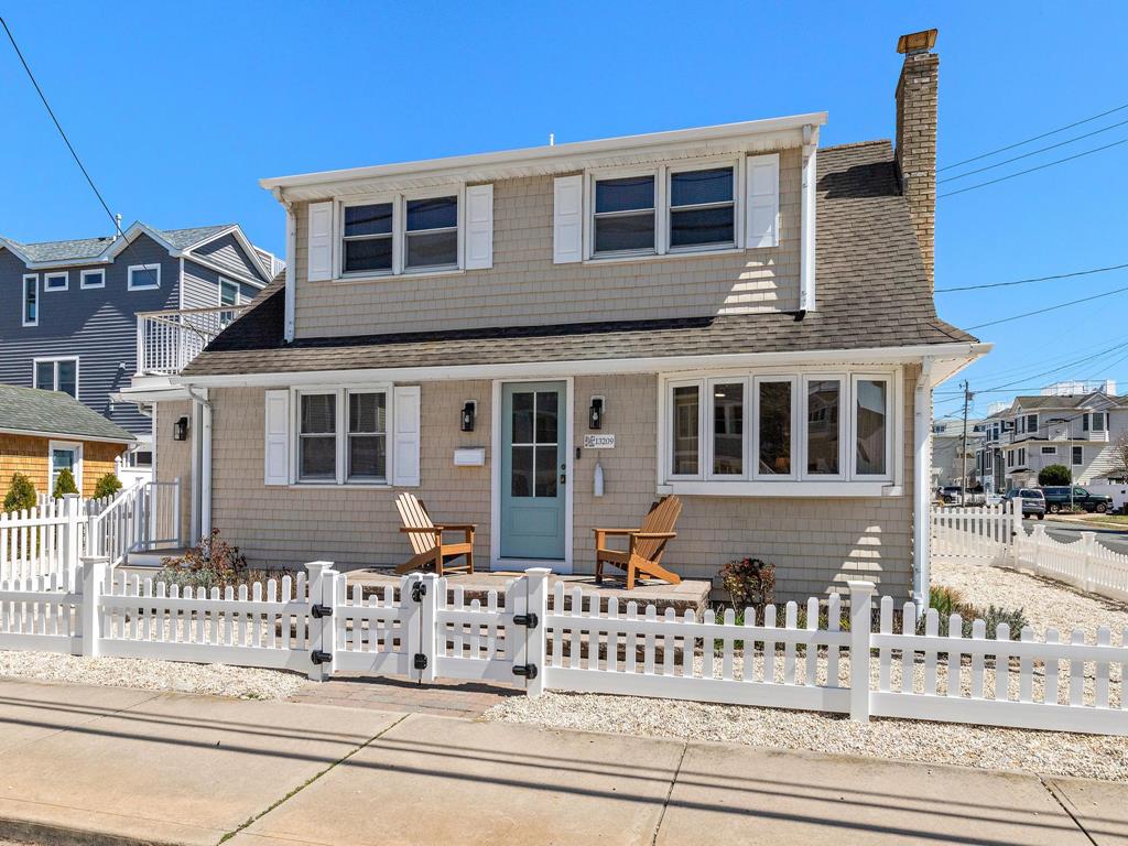 13209 Beach Avenue, Beach Haven Terrace