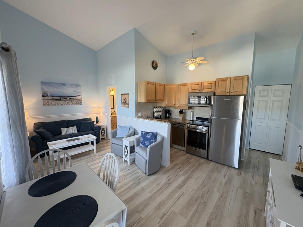 The Baronet, Unit 2F | Photo 3