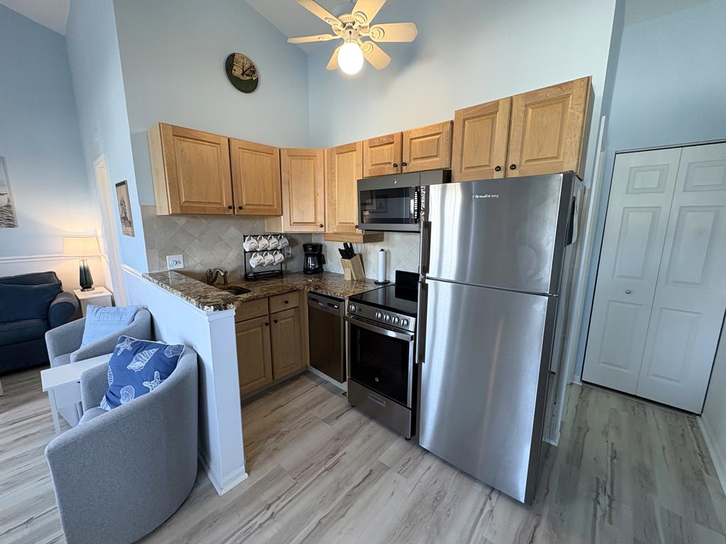 The Baronet, Unit 2F | Photo 4