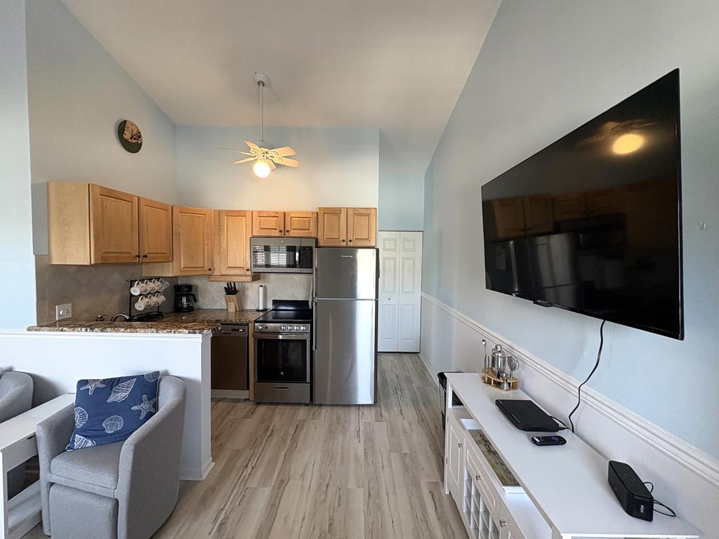 The Baronet, Unit 2F | Photo 5