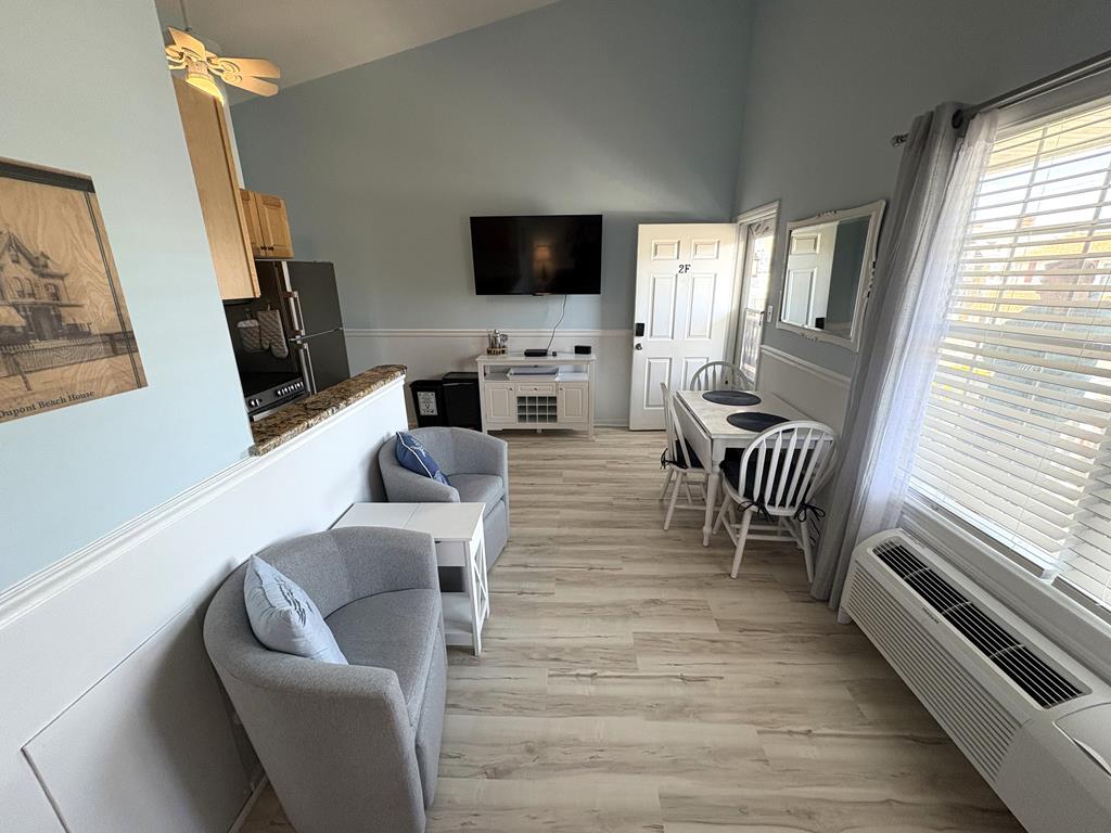 The Baronet, Unit 2F | Photo 8