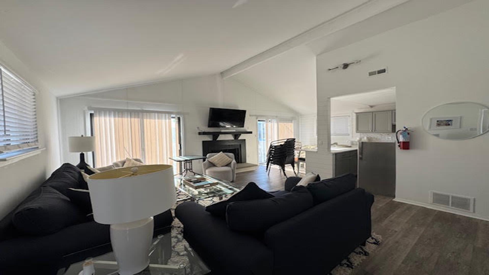 325 7th Street, Avalon (Northend Avalon) - Picture 3