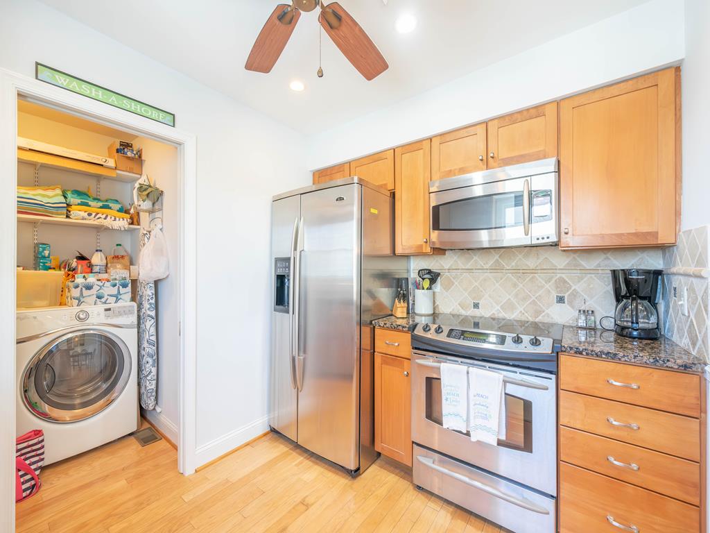 https://realtimerental.com/rrv10/RentalPhotos/1189/1189647.6.jpg