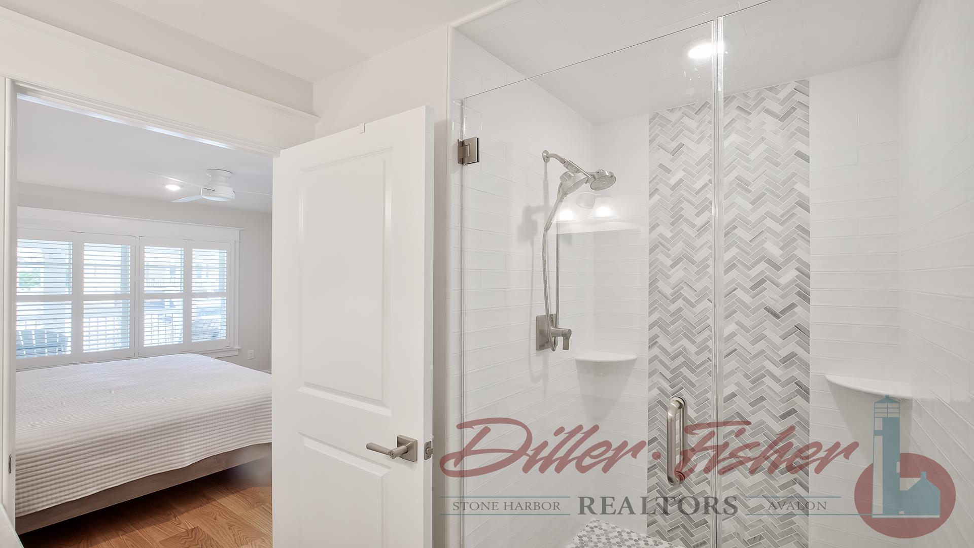 86 23rd Street W, Avalon (Mid-Island)