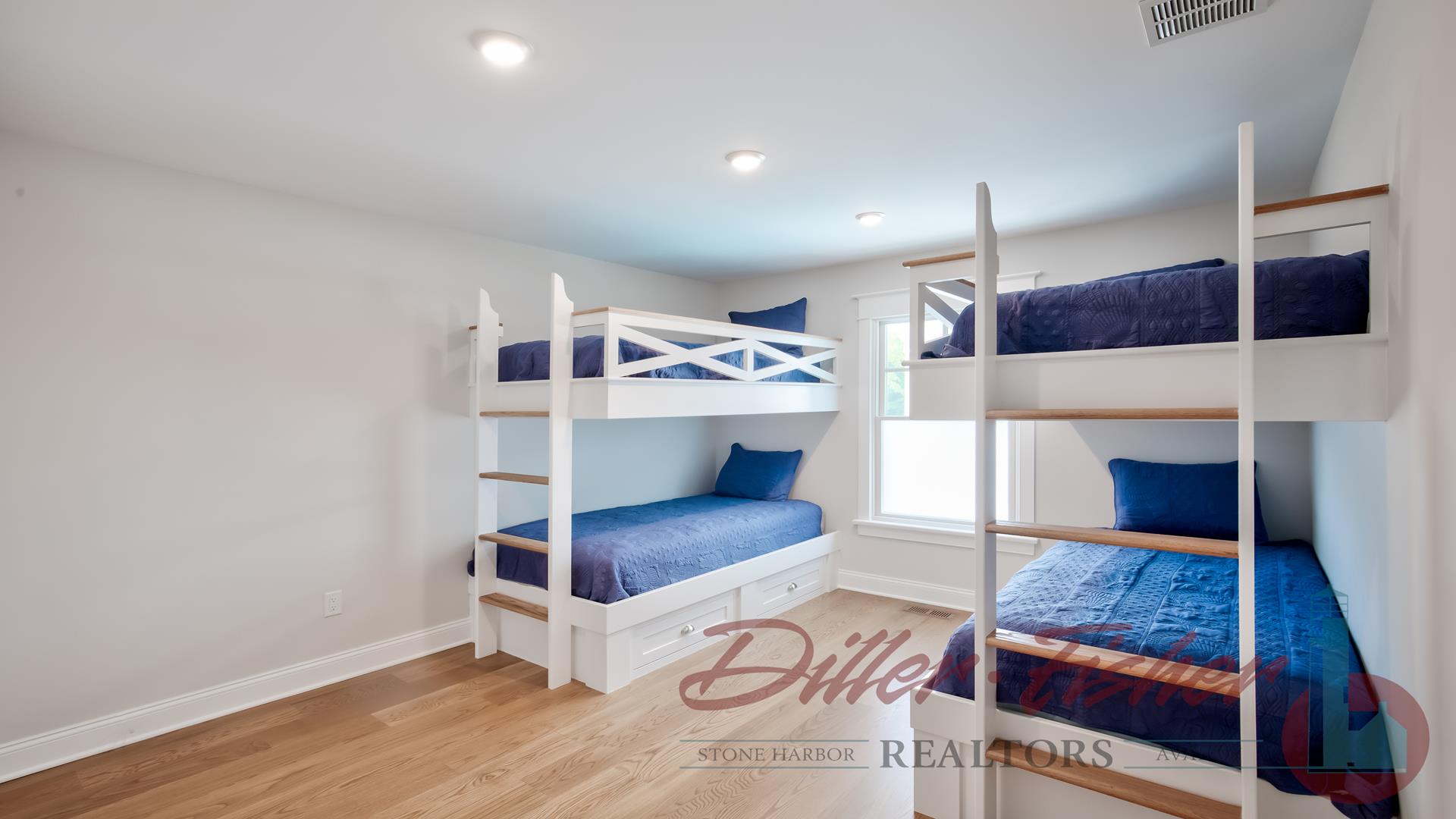 86 23rd Street W, Avalon (Mid-Island)