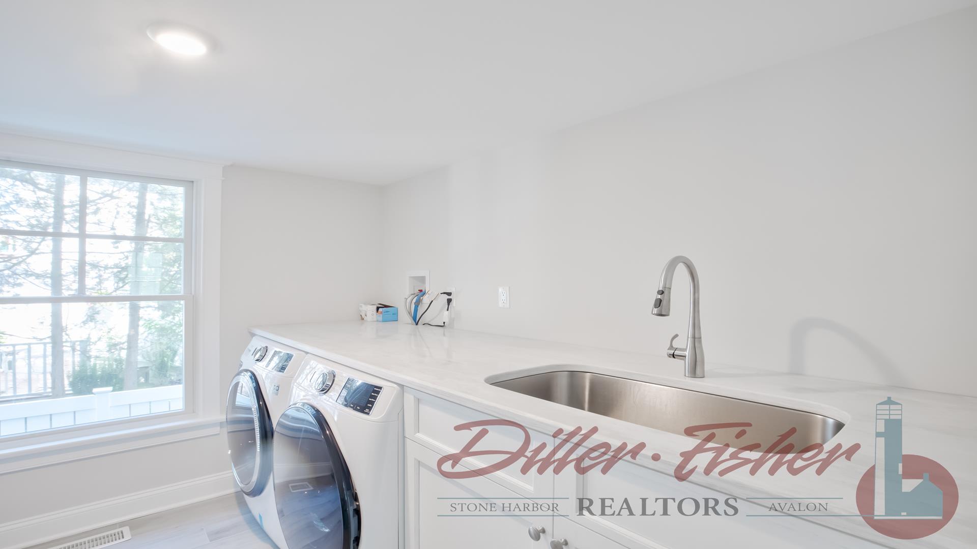 86 23rd Street W, Avalon (Mid-Island)