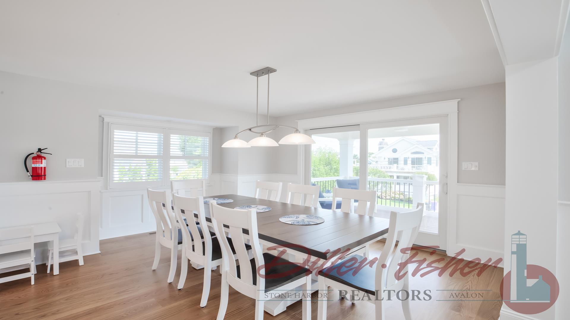 86 23rd Street W, Avalon (Mid-Island)