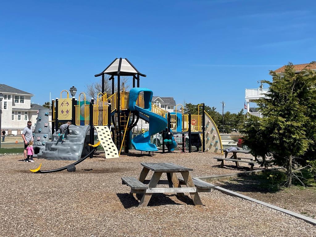 340 Kentford Avenue, Beach Haven (Bay Side)